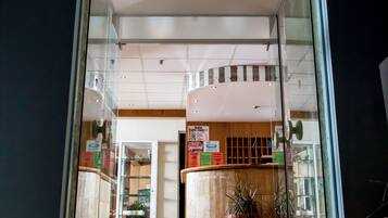 Check-in/check-out kiosk