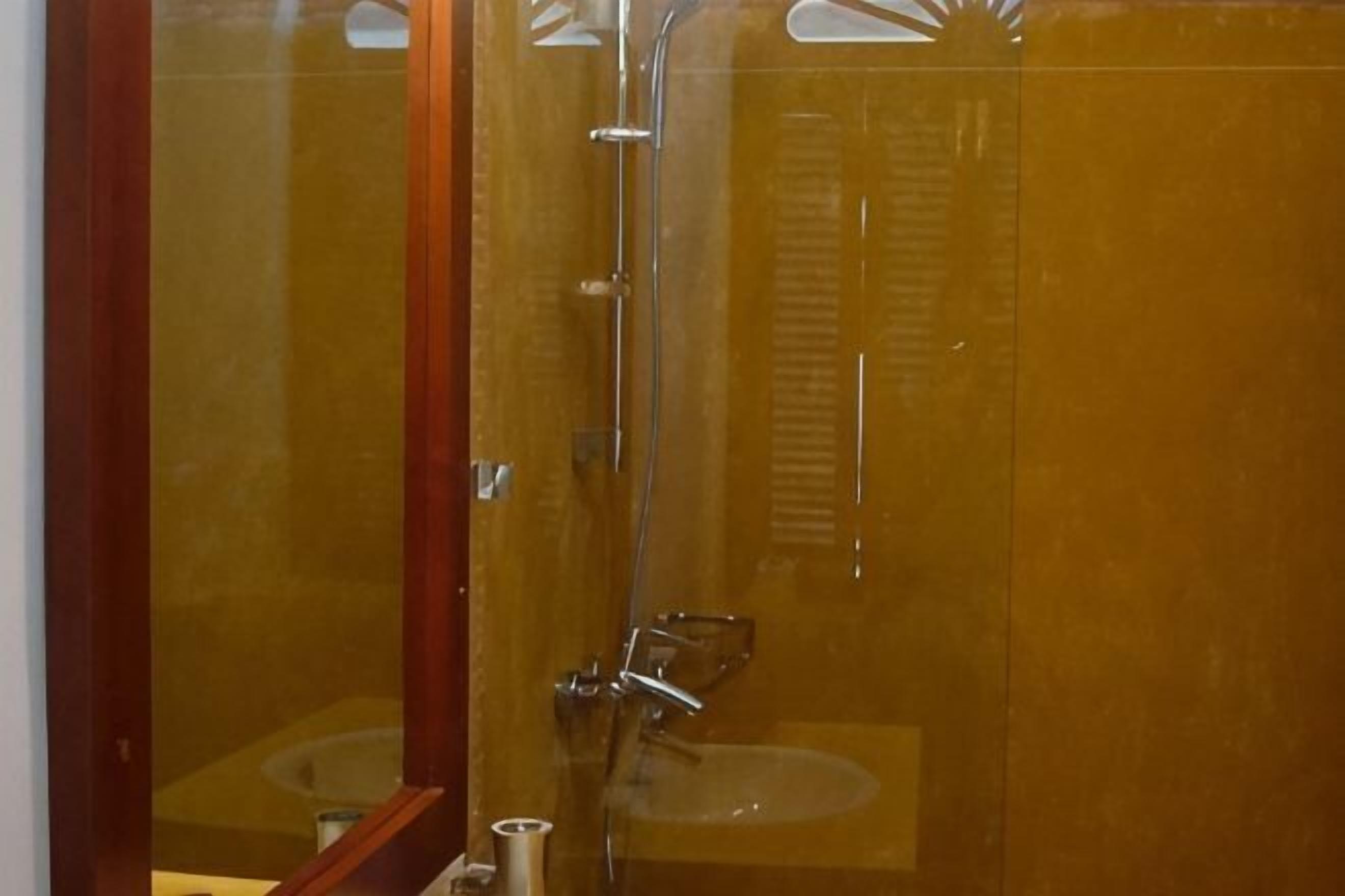 Baño | Ducha y artículos de higiene personal gratuitos
