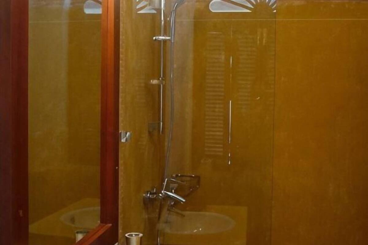 Baño | Ducha y artículos de higiene personal gratuitos