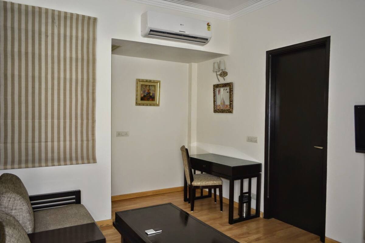 Deluxe Suite, 1 Bedroom | Living area