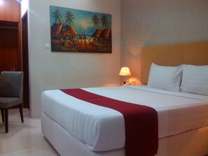 高级房, 无烟房, 城市景观 | 高档床上用品、特色装修、办公桌、折叠床/加床(额外收费)