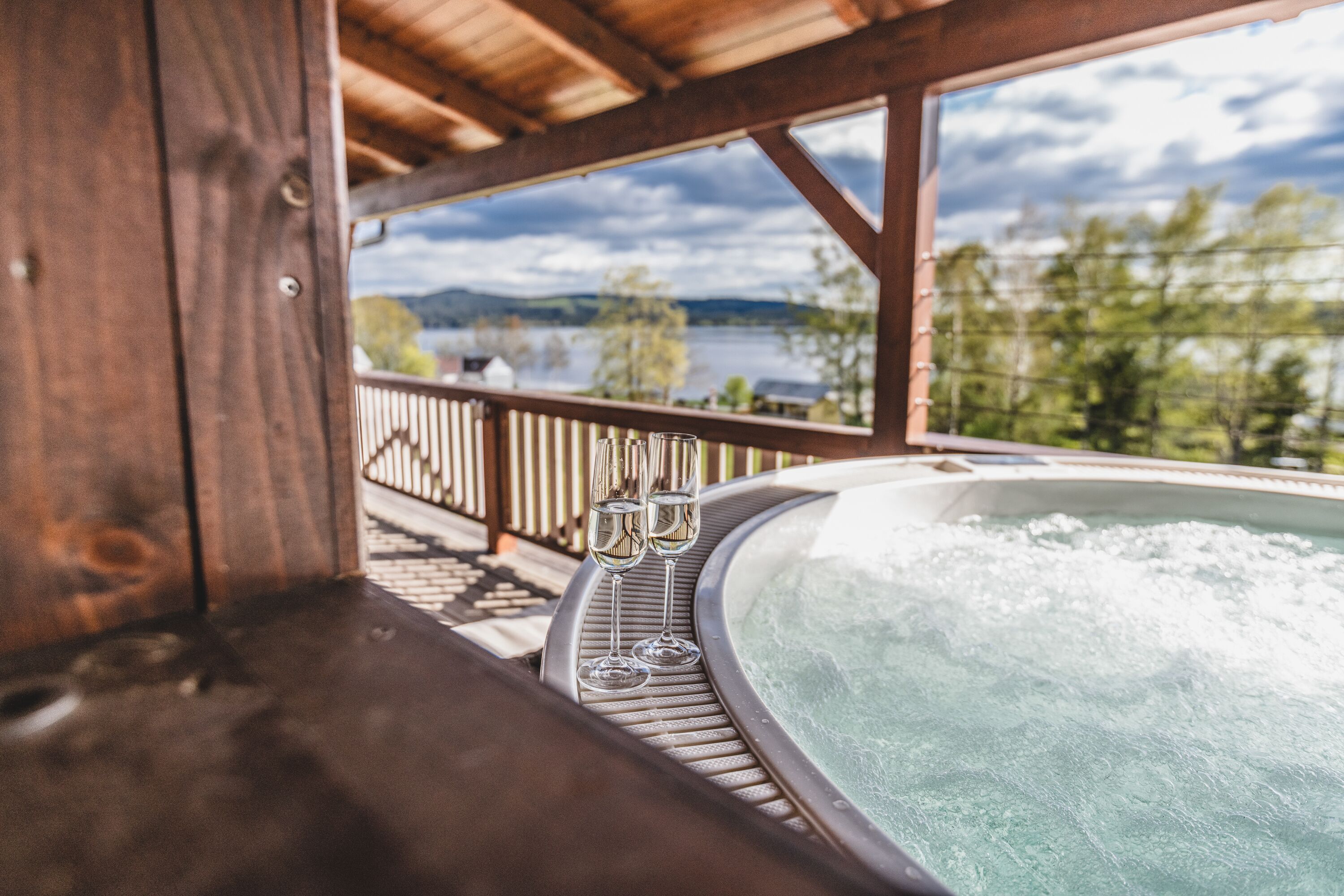 deluxe apartment, 2 bedrooms, patio (admiral) | 1 bedroom, in-room safe, free wifi, bed sheets