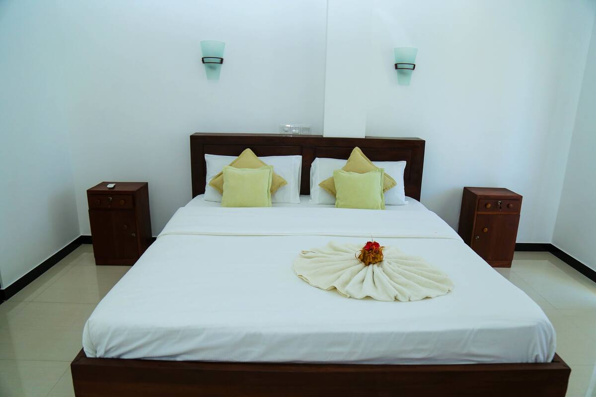 Luxury-Suite, Raucher, Strandblick | Bügeleisen/Bügelbrett, kostenloses WLAN