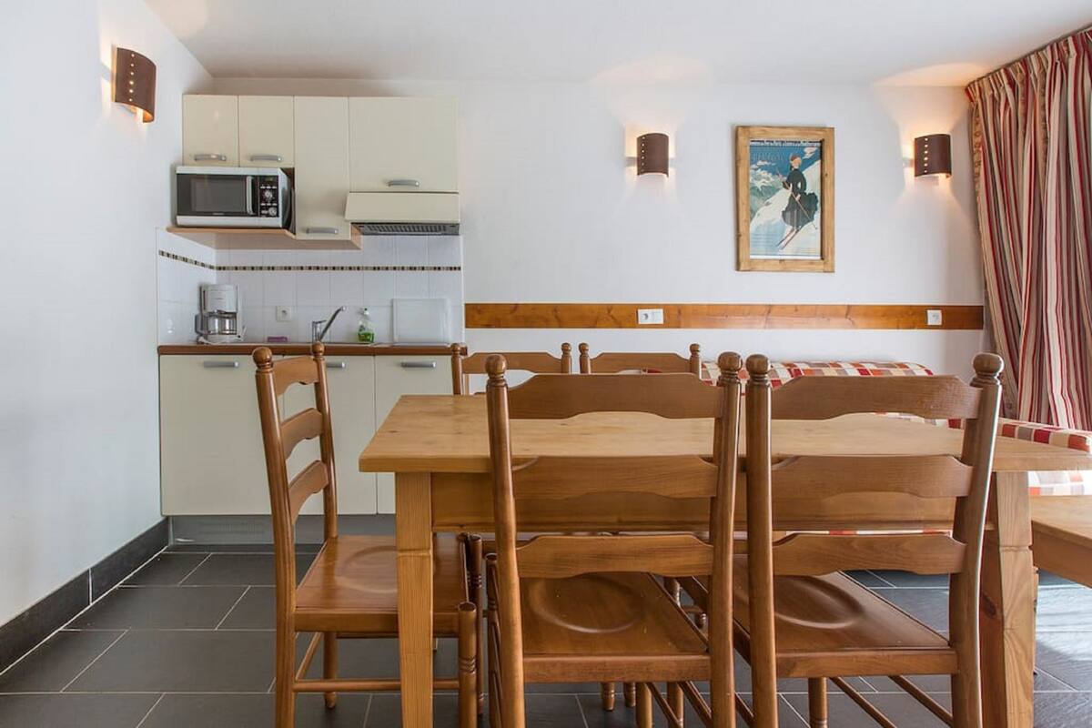 Fridge, microwave, espresso maker, electric kettle