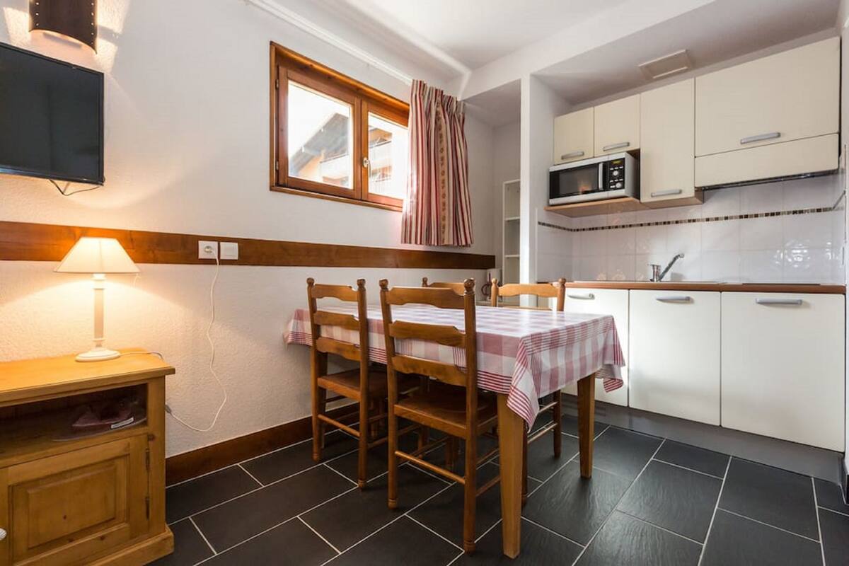 Basic Apartment, Ensuite (Vue sur Village - AW 106) | Private kitchen