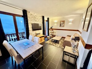 Duplex, Ensuite (Vue Mont-Blanc - AW 403) | Living area