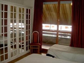 Coffres-forts dans les chambres, bureau, lits bébé (gratuits)