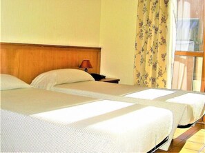 Caixa forta a l'habitació, escriptori i bressols gratuïts 