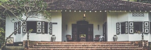 เบสิกวิลล่า | 1 ห้องนอน, โต๊ะทำงาน, ห้องเก็บเสียง, เตียงเสริม/เปล