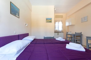 2 bedrooms, iron/ironing board, free cribs/infant beds, free WiFi