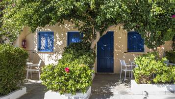 Studio Ekonomi | Teras/patio