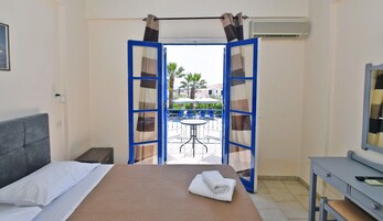 熨斗/熨板、免费婴儿床、免费 WiFi