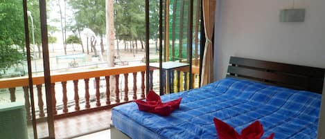 Standard Room, Balcony | Desk, free WiFi