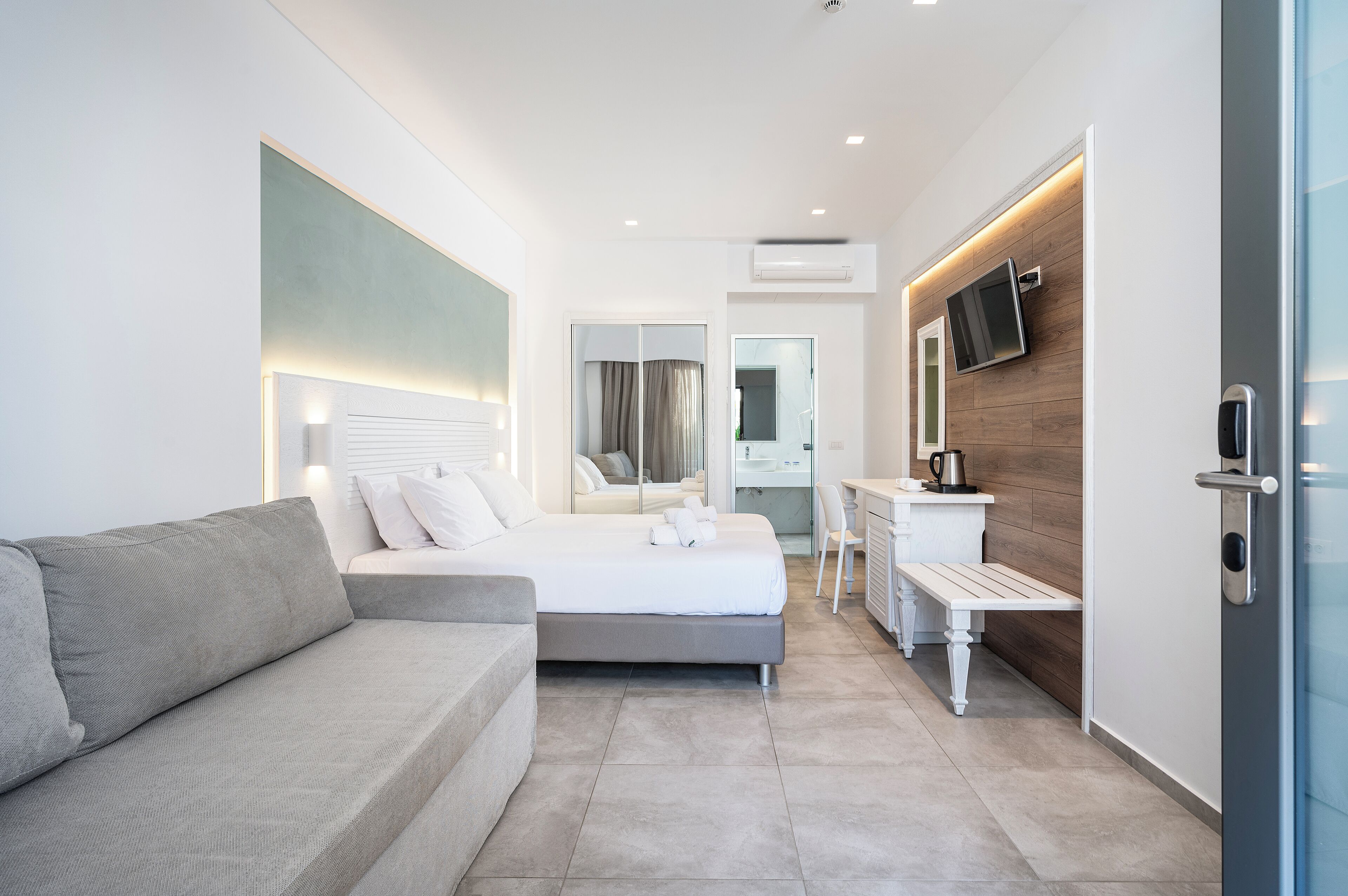 In-room safe, soundproofing, free cots/infant beds, bed sheets