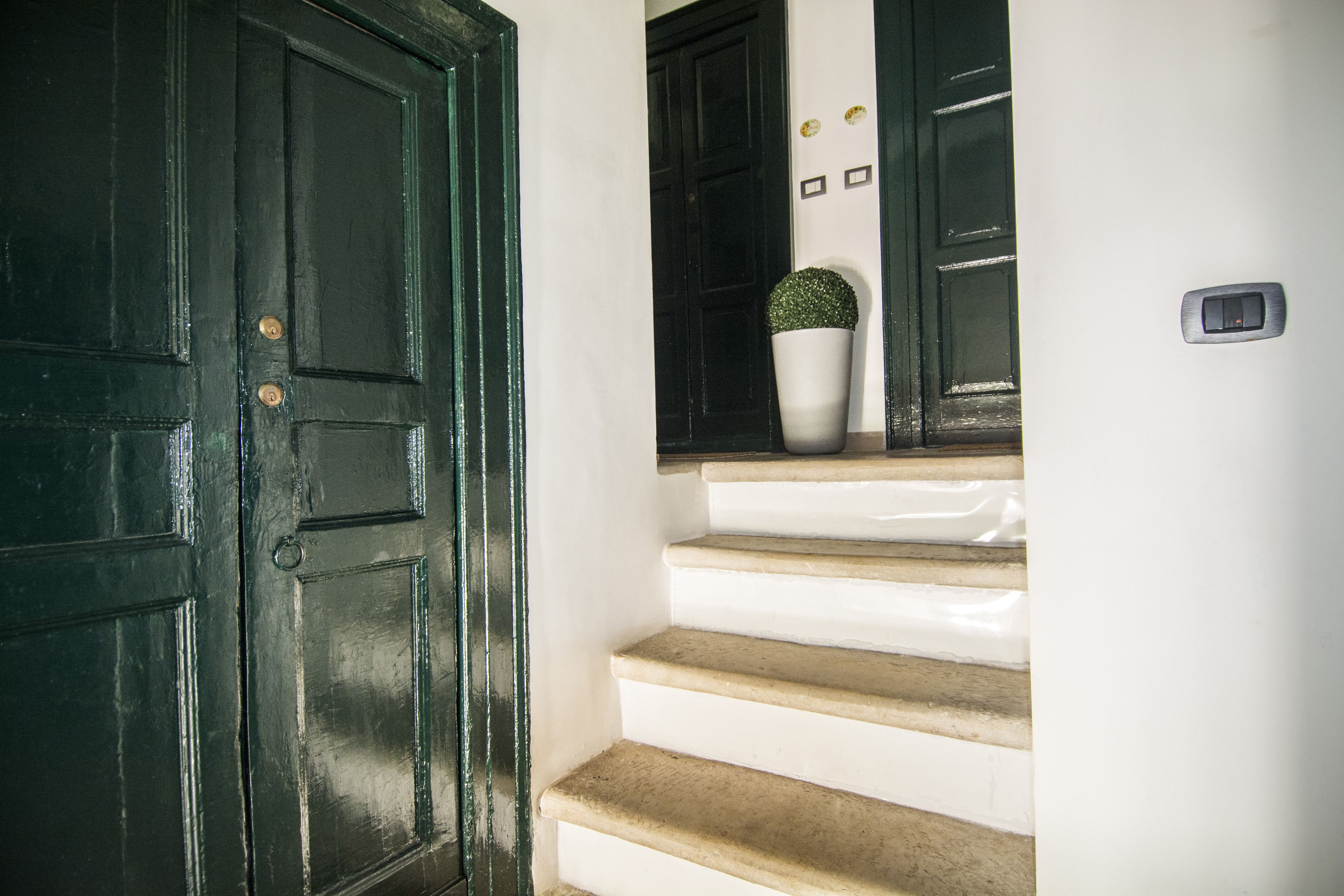 المنشأة من الداخل