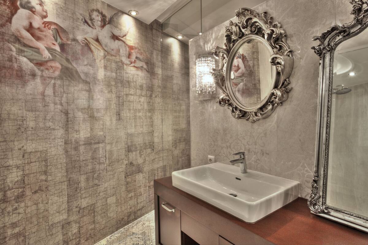 luxury suite | bathroom | free toiletries, hair dryer, bathrobes, towels