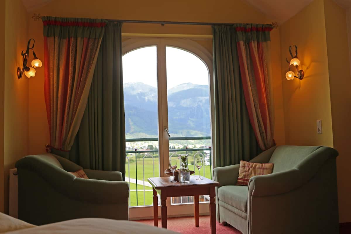 traditional suite | living area | flat-screen tv, toys