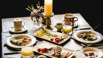 Tägliches inbegriffenes Frühstücksbuffet