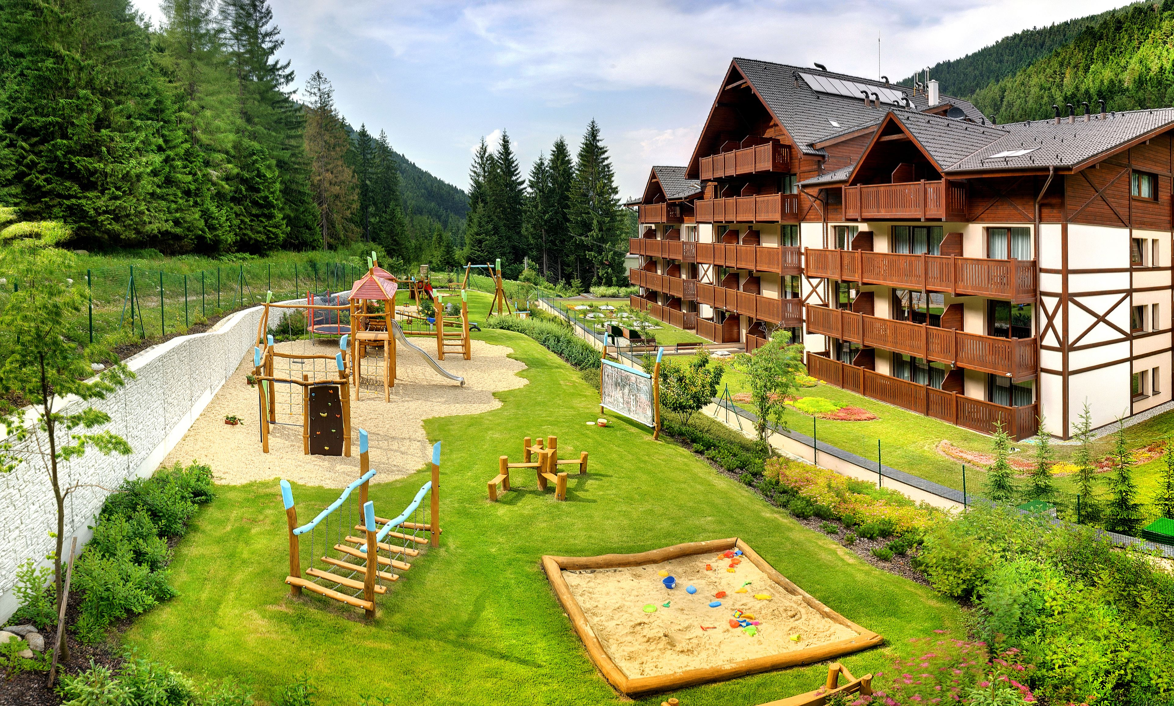 children’s play area – outdoor