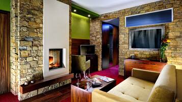Minibar, in-room safe, desk, blackout curtains