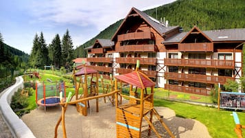 Chambre Standard Double ou avec lits jumeaux, balcon, vue montagne | Vue de la chambre