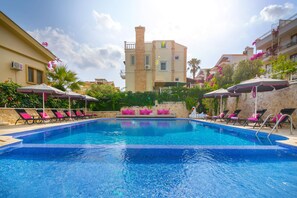 Outdoor pool, sun loungers