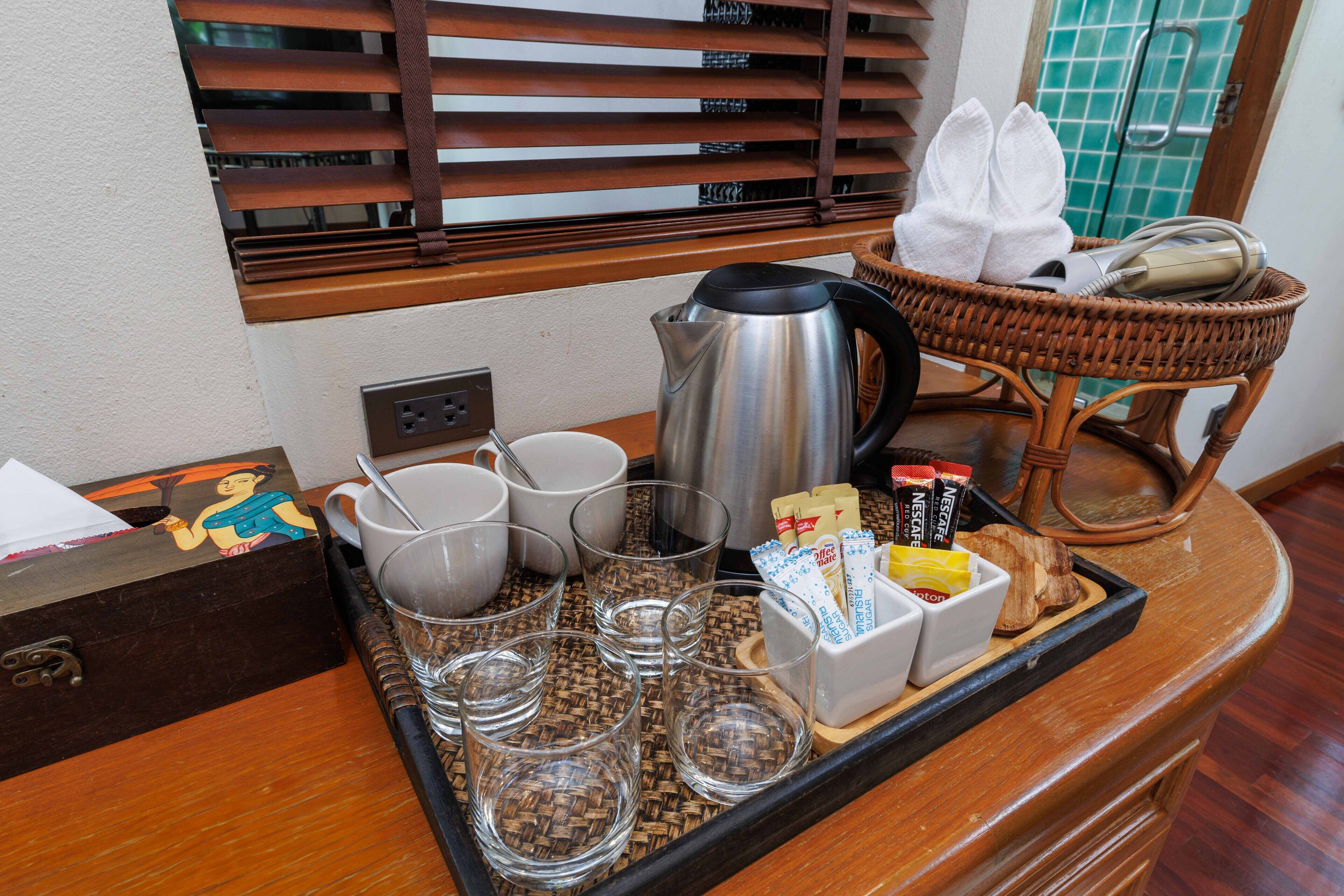 suite, 1 king bed | room amenity