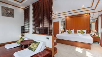 Suite, 1 King Bed | Minibar, in-room safe, desk, blackout drapes