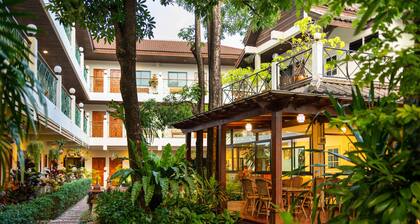 Charlie House Pinklao