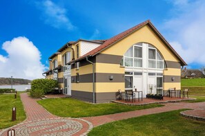 Roba de llit hipoal·lergògena i escriptori 