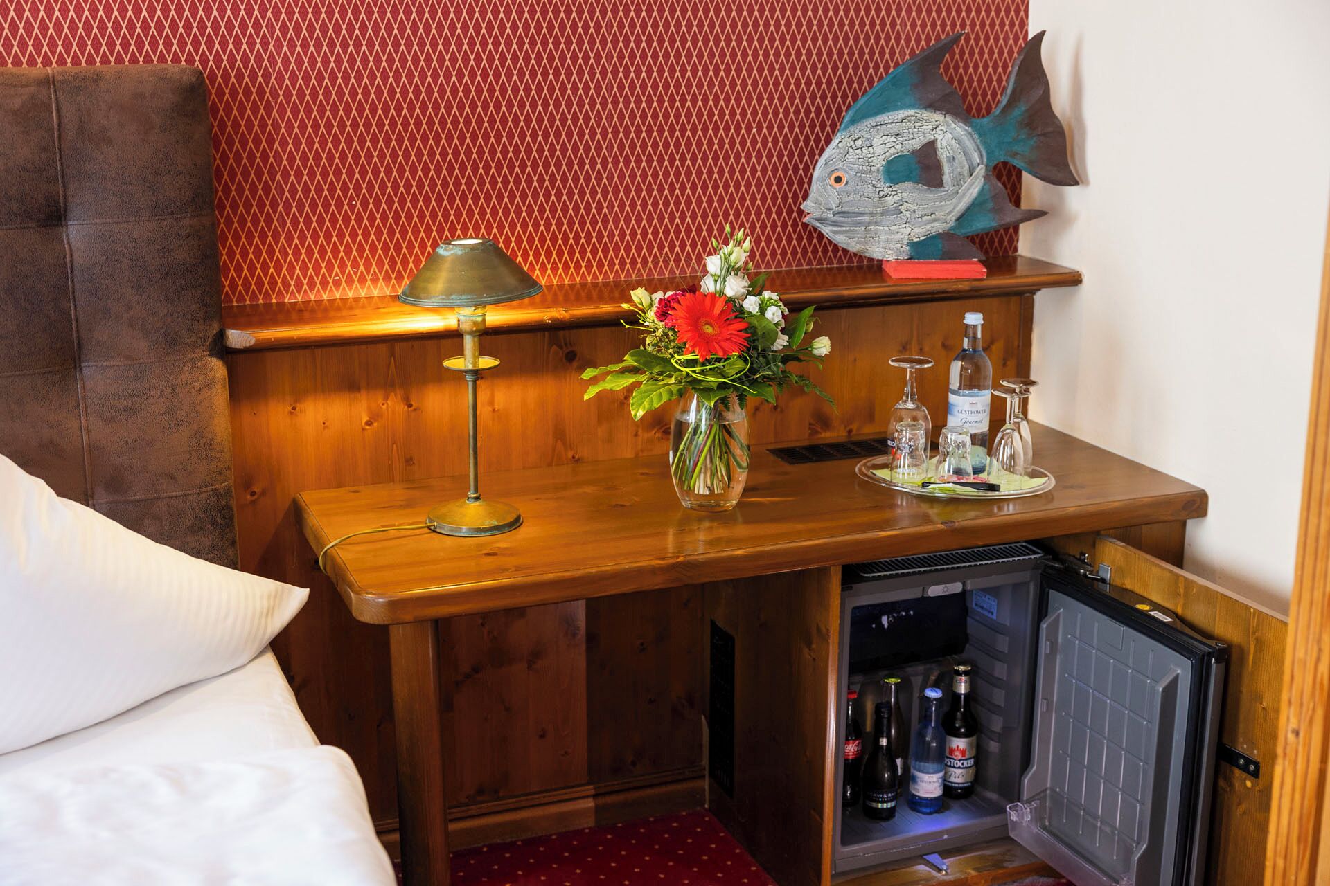 1 bedroom, hypo-allergenic bedding, minibar, laptop workspace