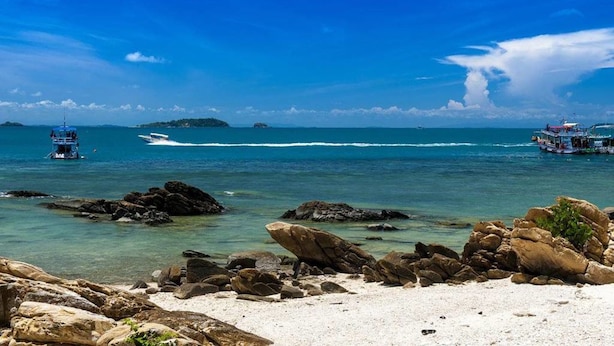 Unclassified image, 1 of 36, button - Larissa Samed resort (Rayong)