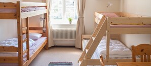 Family Room (Linen/towel not included ) | Wi-Fi gratuit