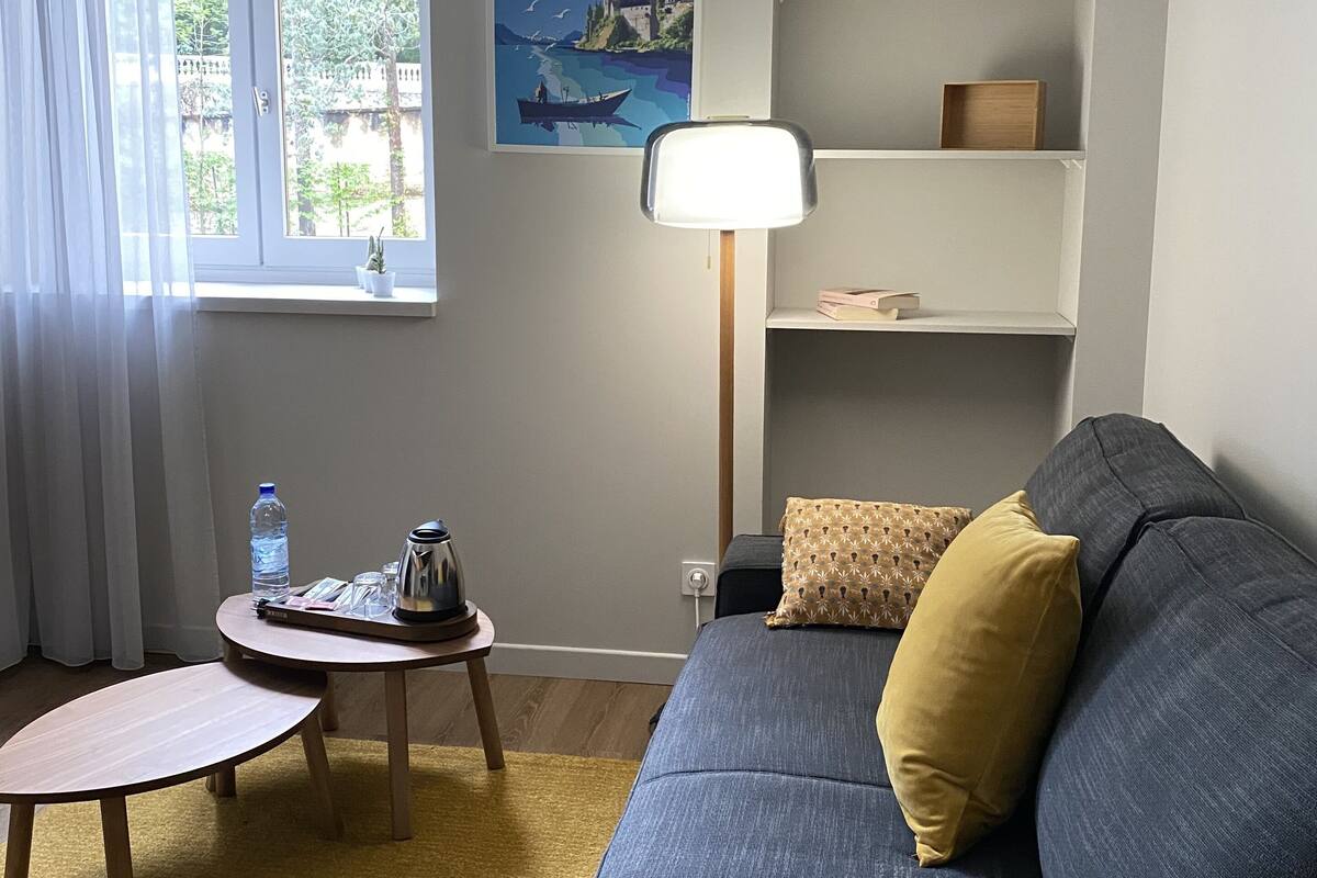 deluxe suite | 1 bedroom, premium bedding, memory-foam beds, in-room safe