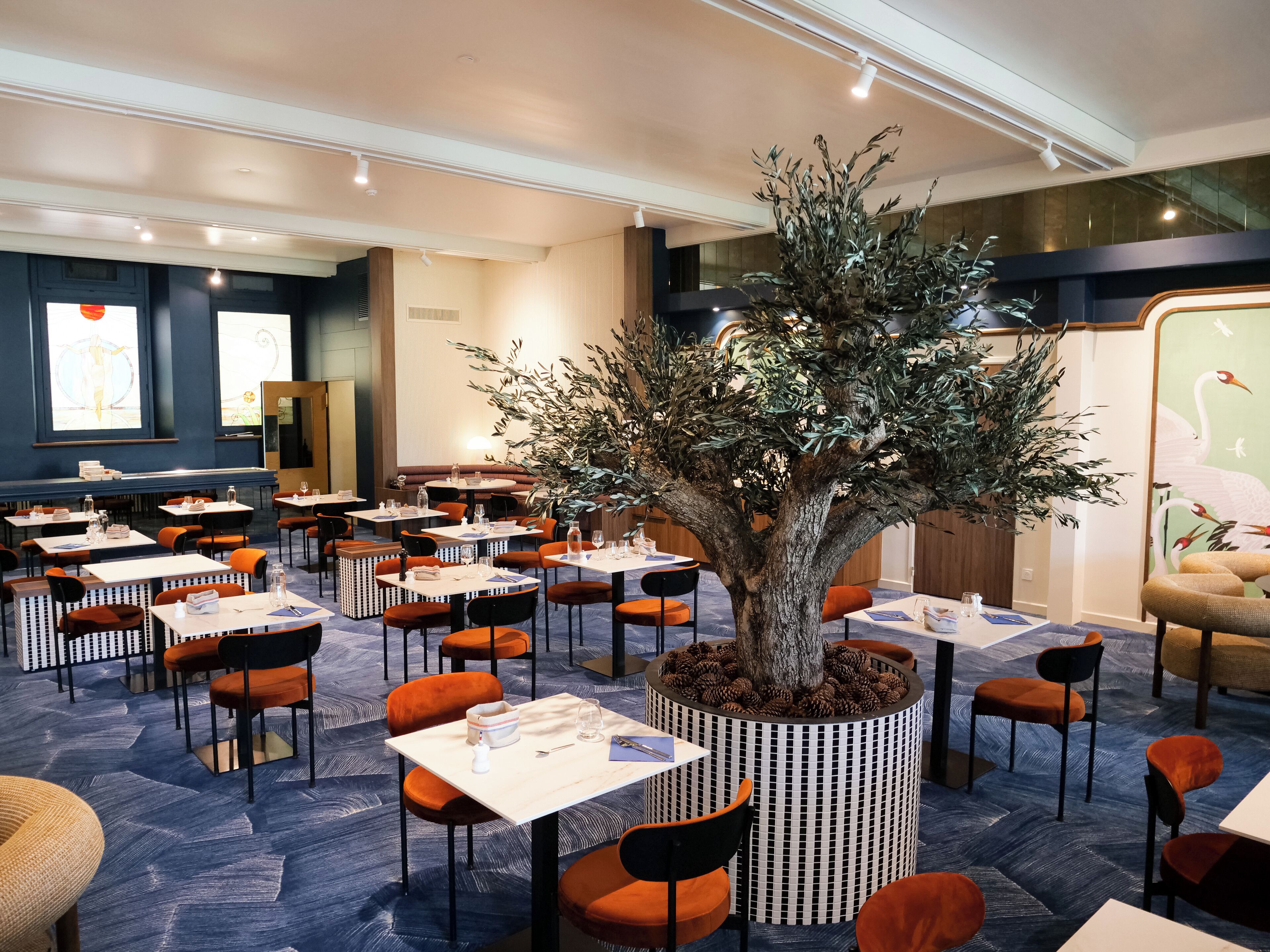 lunch and dinner served