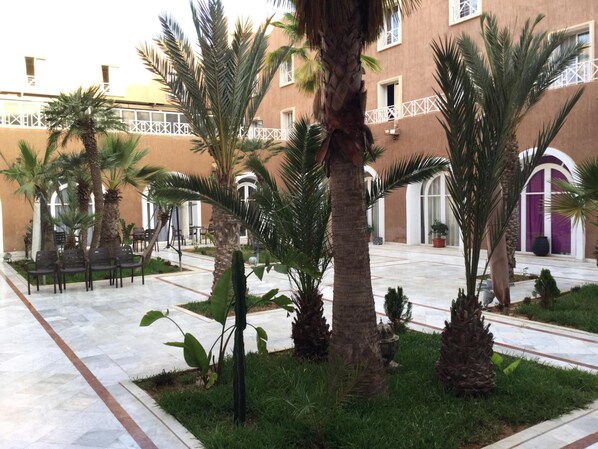 숙박 시설 구내