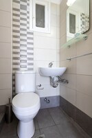 Double or Twin Room | Bathroom