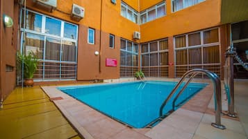 Udendørs pool