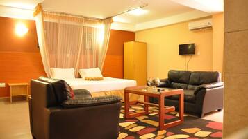 In-room safe, desk, blackout curtains, free WiFi