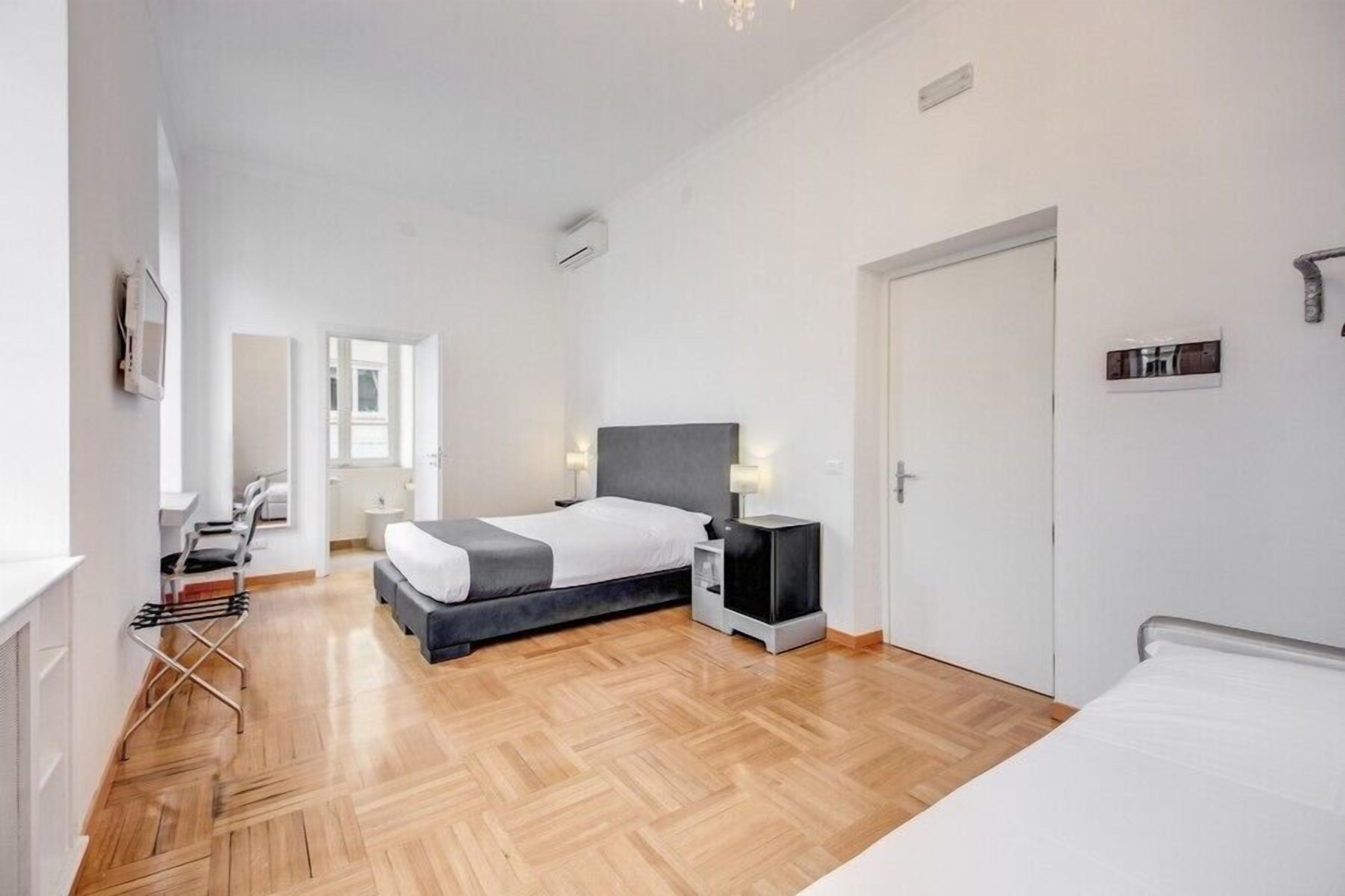 Photo - Imperia Suite
