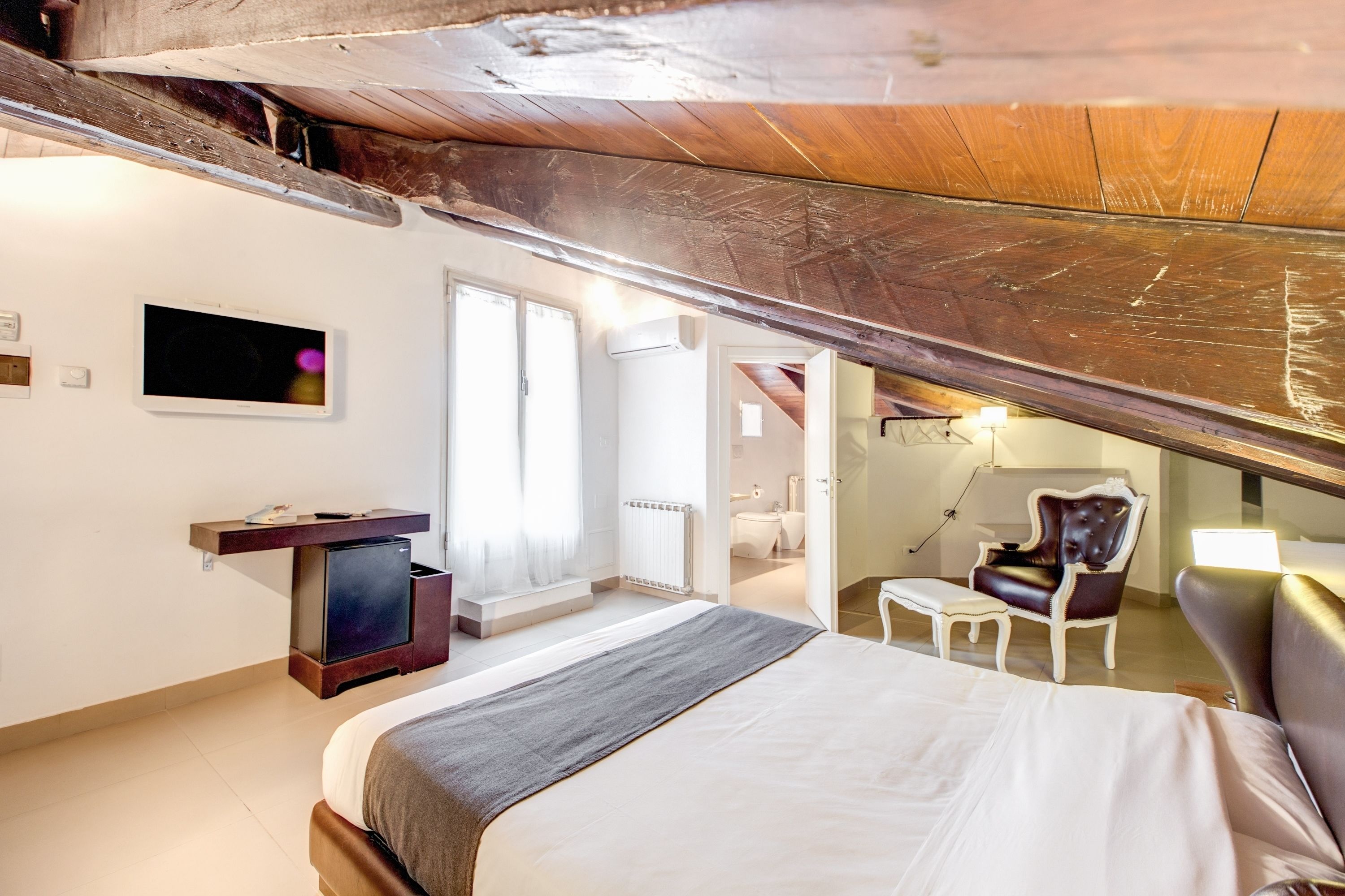 Photo - Imperia Suite