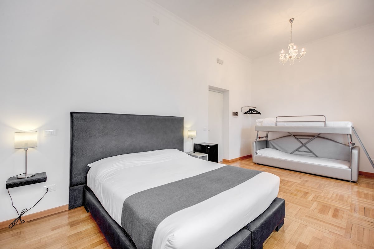 Quadruple Room | Desk, iron/ironing board, free WiFi