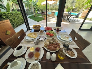 Free daily continental breakfast - Olive Garden Apart Hotel (Fethiye)
