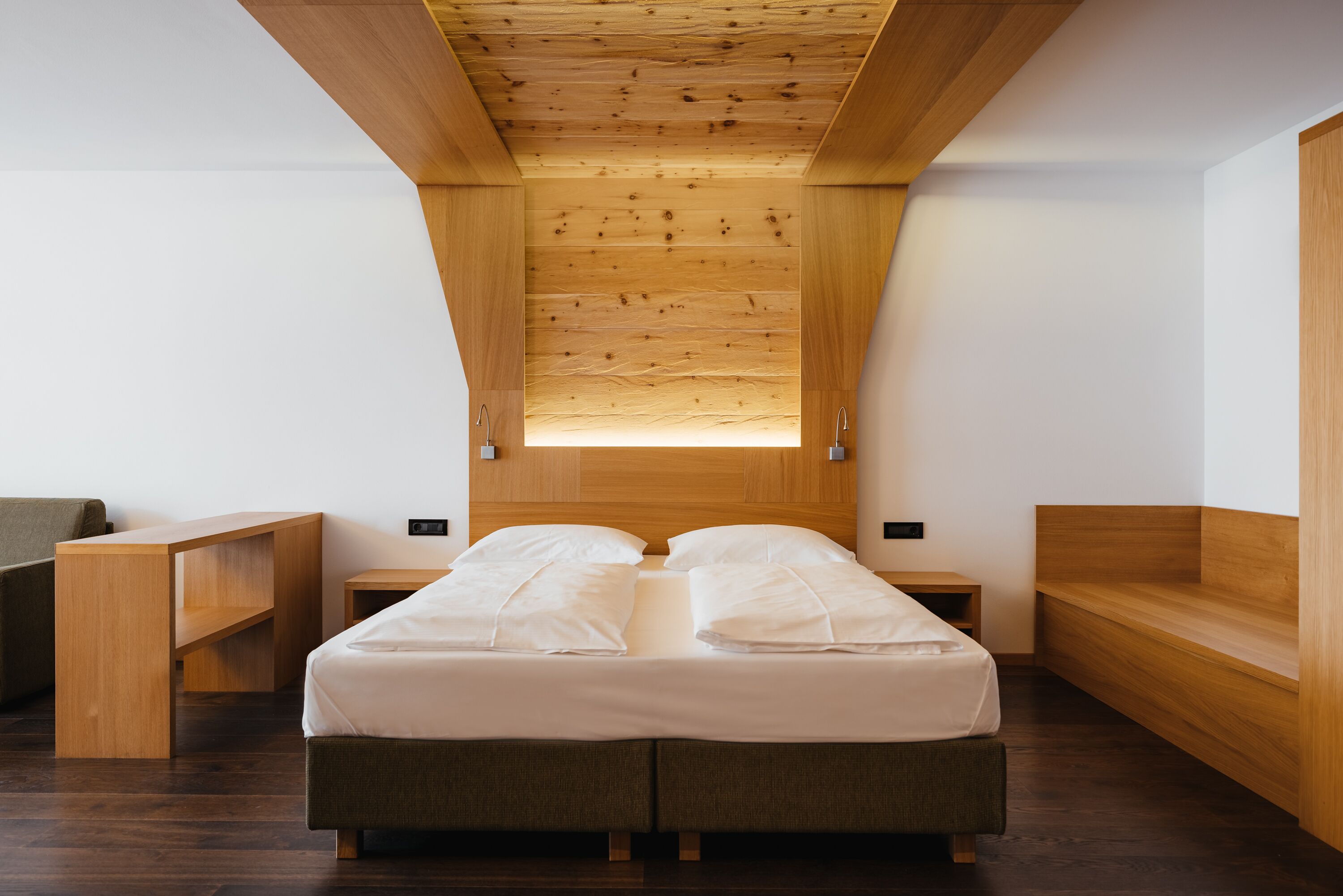 junior suite | minibar, in-room safe, cots/infant beds, rollaway beds