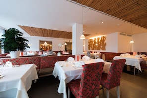 Free daily continental breakfast - Hotel Melodia del Bosco (Badia)