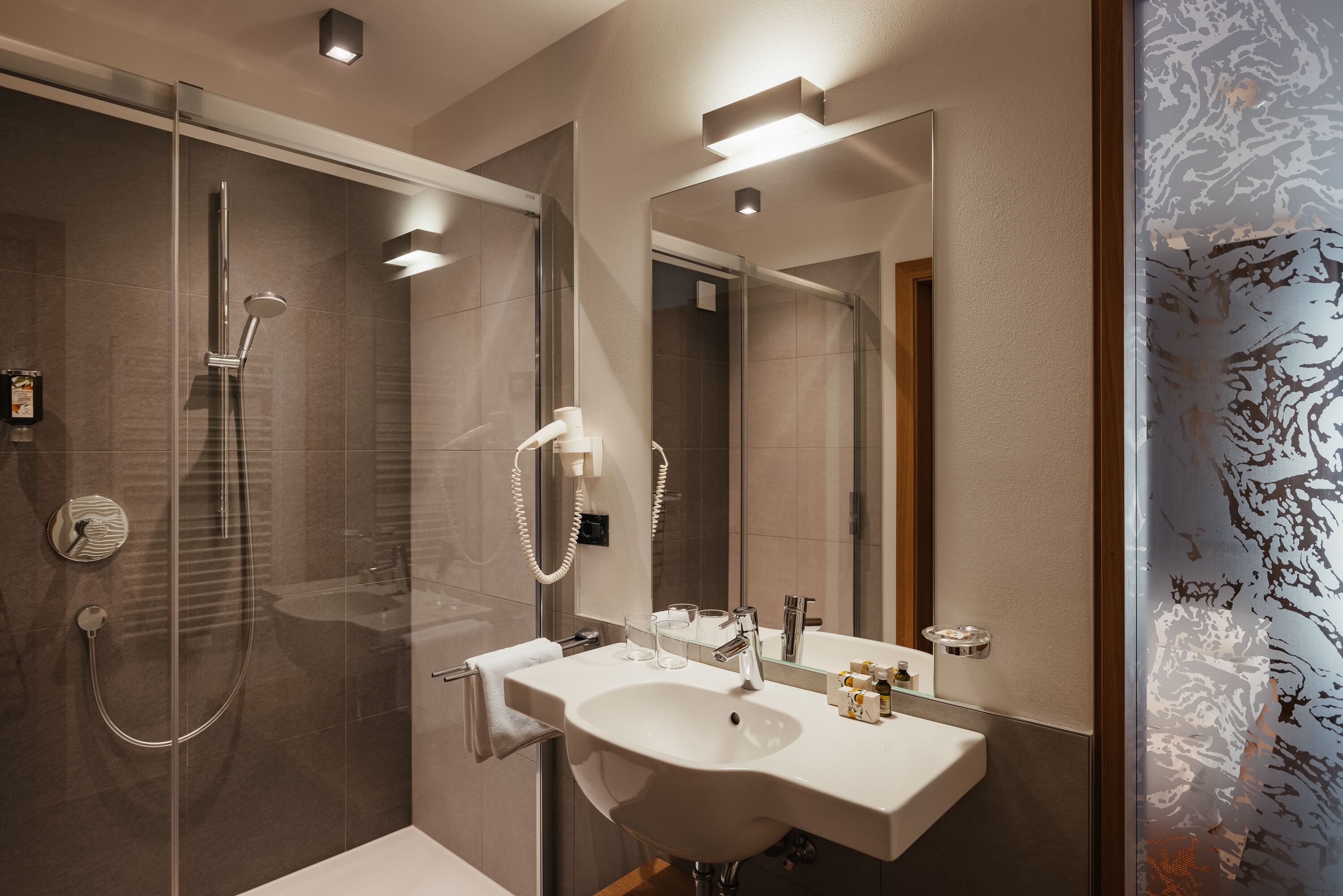 basic double room | bathroom | hair dryer, bathrobes, bidet, towels