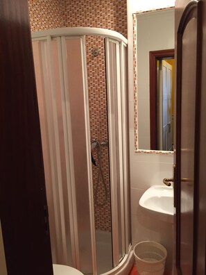 Single Room | Bathroom