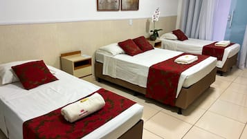 Deluxe Triple Room | Minibar, desk, free WiFi, bed sheets