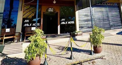 Max Hotel