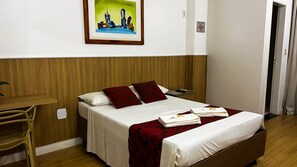 Deluxe Single Room | Minibar, desk, free WiFi, bed sheets - Max Hotel (Nucleo Bandeirante)